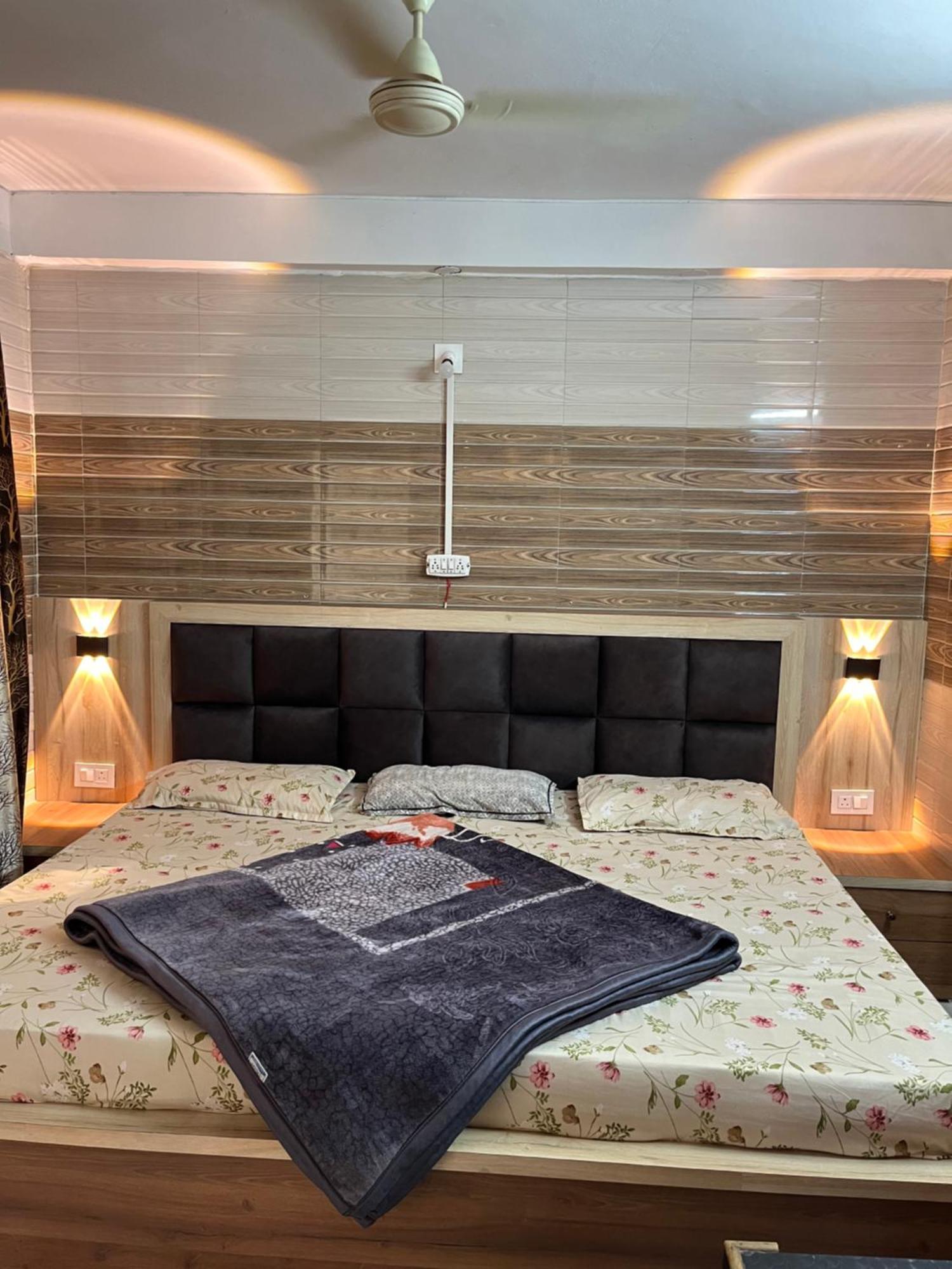 Dream Land Hotel Jammu Exterior photo