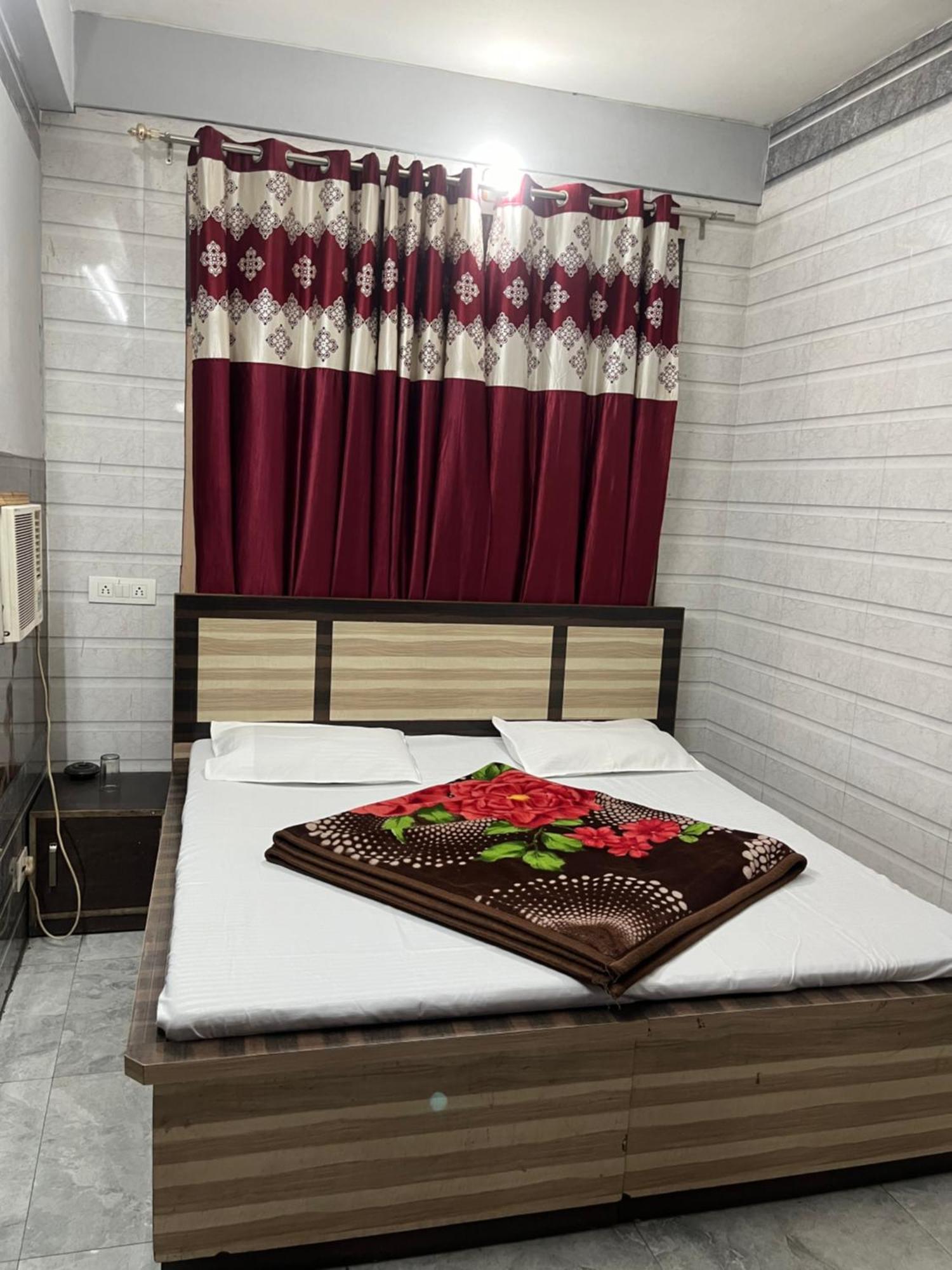 Dream Land Hotel Jammu Exterior photo