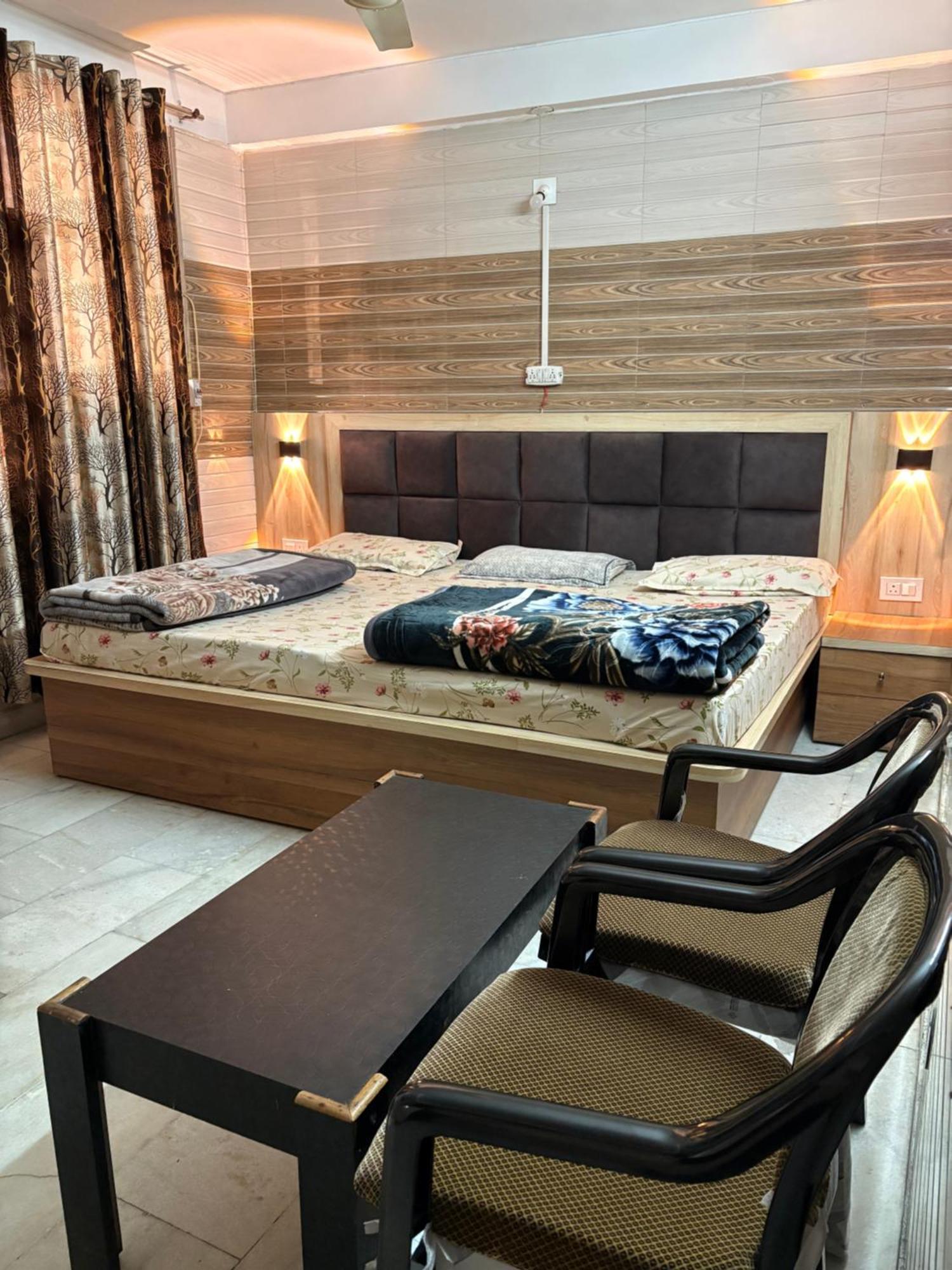 Dream Land Hotel Jammu Exterior photo